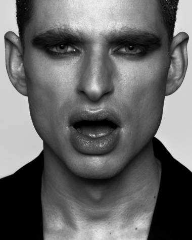 PS Model: Sebastian Boecker