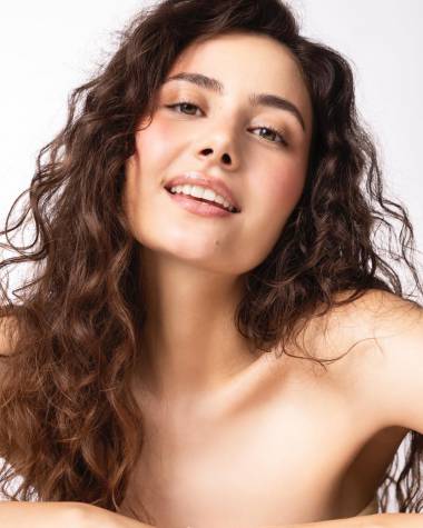PS Model: Gizem Bozan