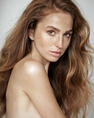 PS Model: Charlott Heinze