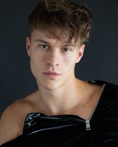 PS Model: Elias Kolaczek